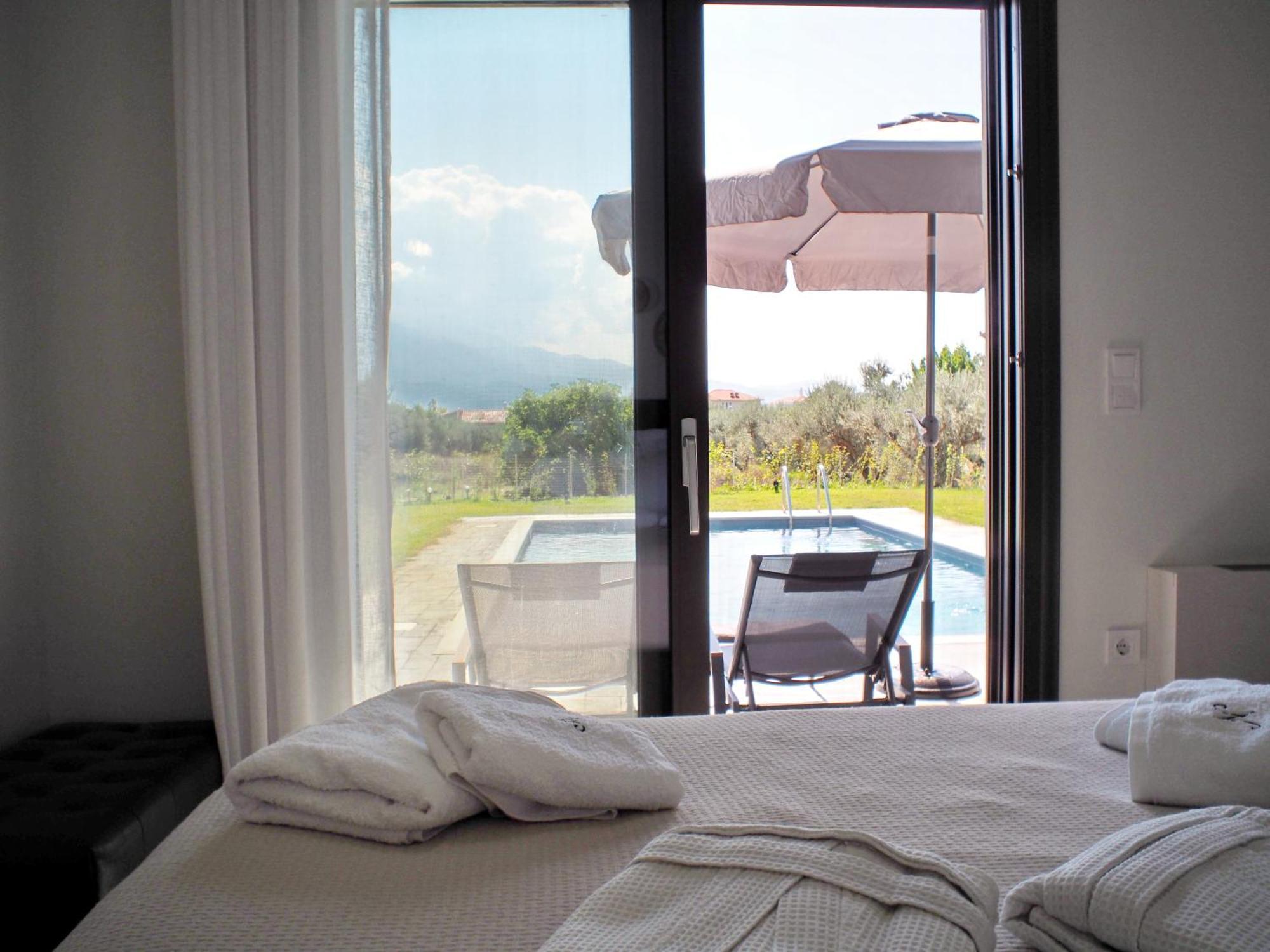 Nostos Luxury Villas With Private Pool In Nafpaktos Exterior photo